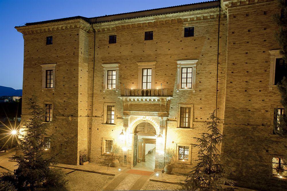 ホテル Castello Chiola Dimora Storica ロレート・アプルティーノ エクステリア 写真