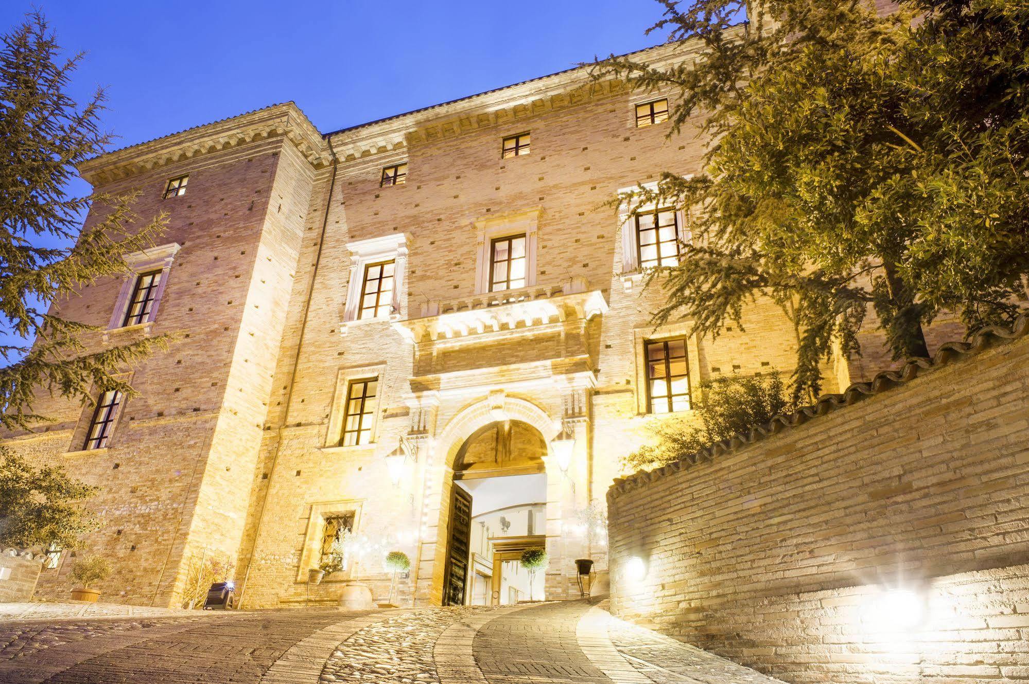 ホテル Castello Chiola Dimora Storica ロレート・アプルティーノ エクステリア 写真